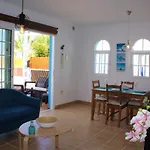 Delhi By Privilege Bay Villa *